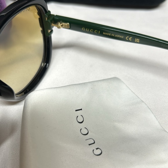 Gucci sunglasses with hardcase preloved - Picture 5 of 5